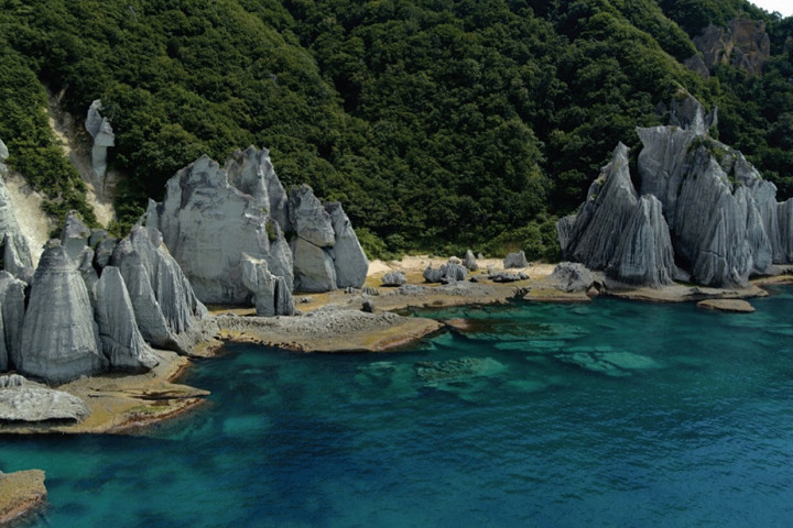 ▲佛浦海岸的岩石各有其特別的佛名，十分有趣。　圖：向日遊顧問有限公司／提供
