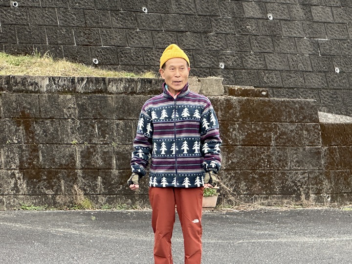 ▲七十好幾的森田先生老當益壯，主業是市議員斜槓登山導遊，他說佐賀縣內的山他都爬過了，歡迎大家來嬉野跟他一起健行爬山。　圖：蔡雅雯／攝影