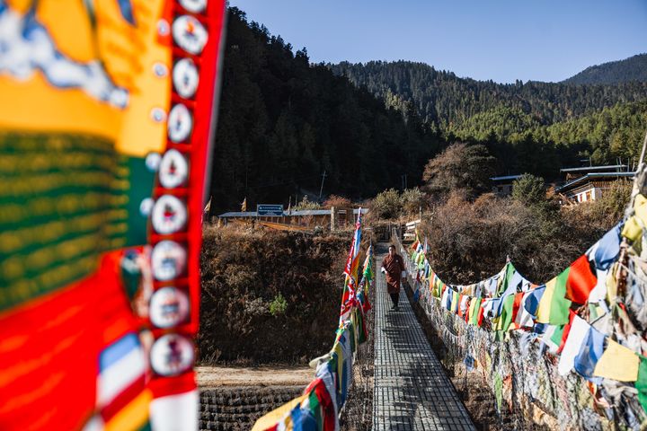▲不丹純淨質樸的氣息與高山環抱，深受健行、宗教旅人喜愛。　圖：不丹航空／提供
