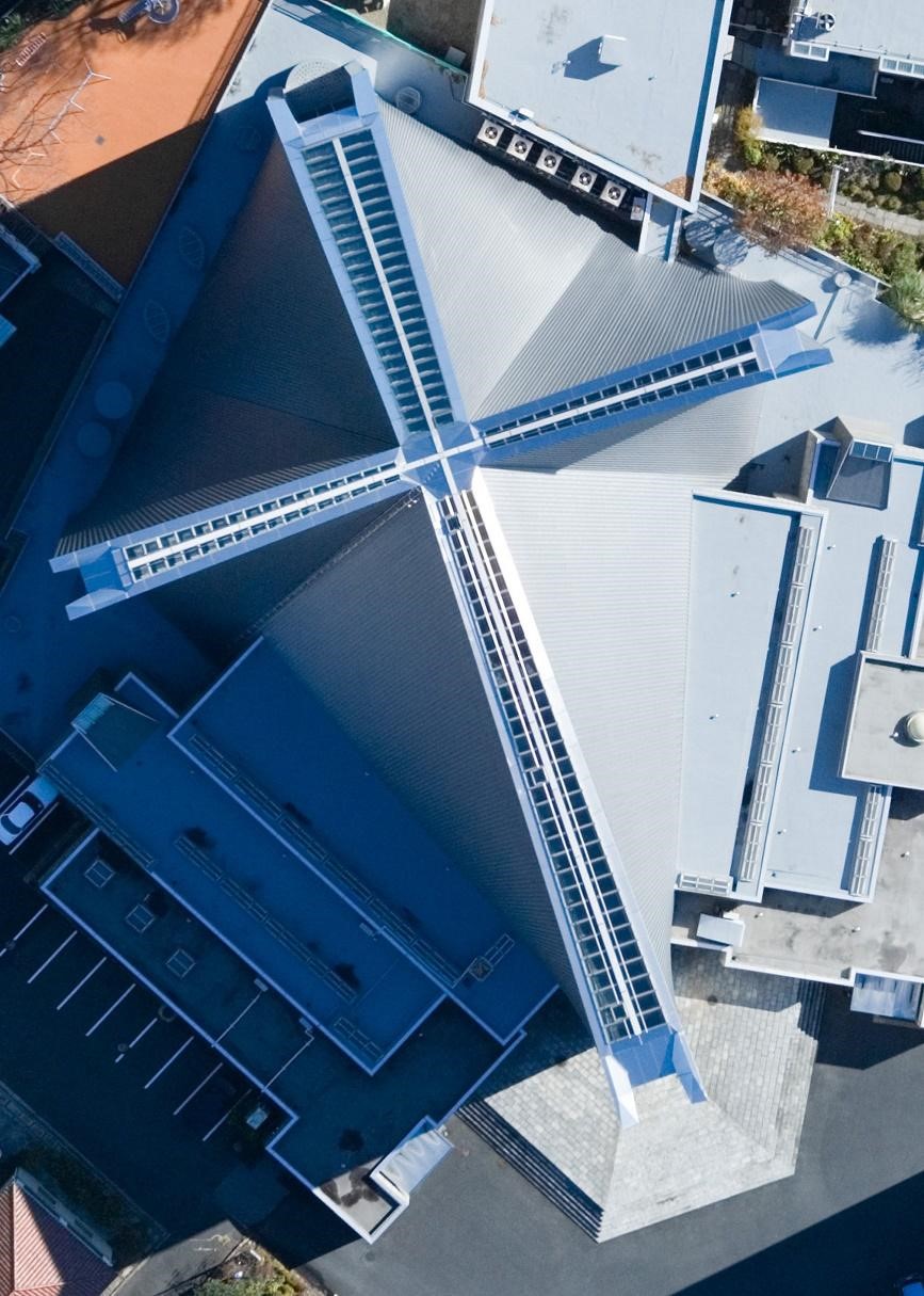 ▲從空中俯瞰建築時，會顯現出十字架的輪廓。　圖：©St. Mary's Cathedral, Tokyo／提供