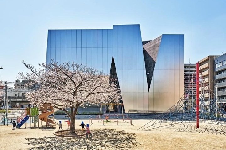 知名建築師妹島和世設計的墨田北齋美術館的外觀。　圖：尾鷲陽介／攝影