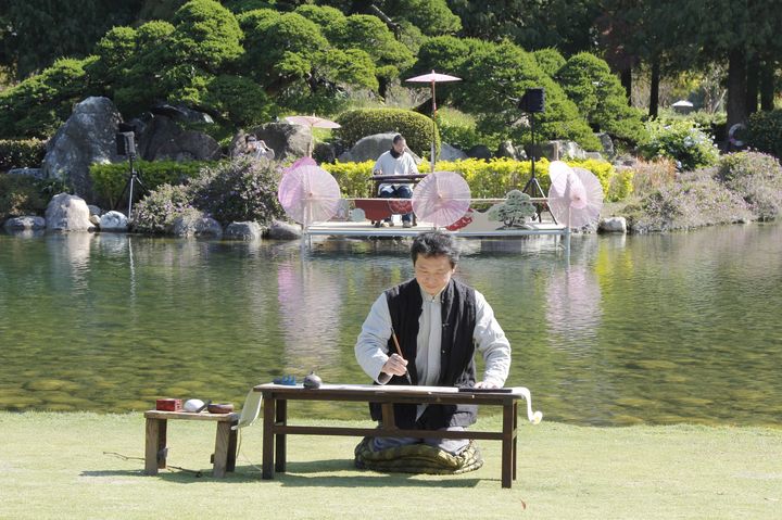 ▲浪漫的湖心音樂會將於春節展開，民眾可以坐在草地上，一邊欣賞落羽松，一邊聆聽悠揚國樂。　圖：成美文化園／提供
