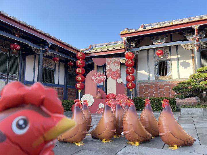 ▲成美公堂140周年「起吉厝」慶典，首波將於春節啟動，全新體驗活動與上百隻可愛的開運吉利雞登場。　圖：成美文化園／提供