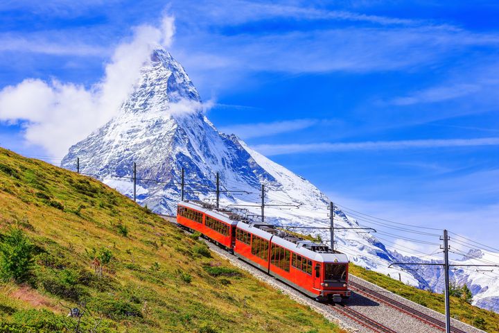 ▲飛往純淨瑞士，來一趟名山景觀火車之旅。　圖：shutterstock／來源