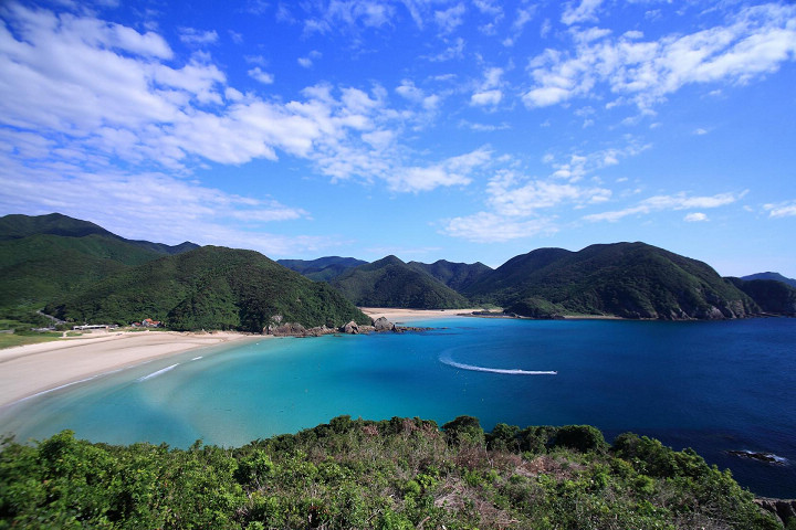 ▲五島代表性的高濱海水浴場，以美麗的白沙灘聞名。　圖：長崎縣觀光連盟／提供