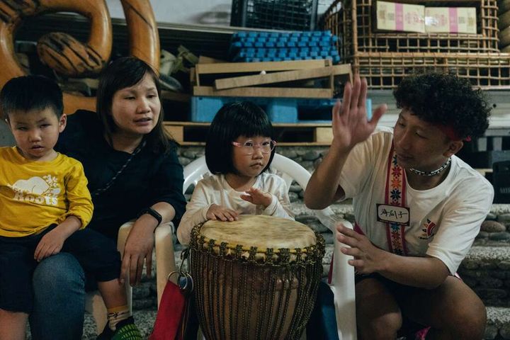 ▲比西里岸小小藝術家－Paw Paw 鼓體驗。　圖：東部海岸國家風景區管理處／提供