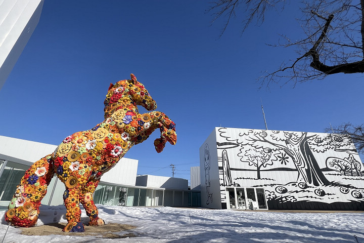 藝術作品「Flower Horse」象徵了十和田市作為名馬產地的輝煌歷史。　圖：向日遊顧問有限公司／提供