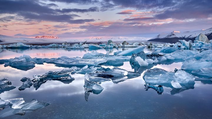 ▲魔幻的傑谷沙龍冰河潟湖，是許多好萊塢電影的取景地。　圖：shutterstock／來源
