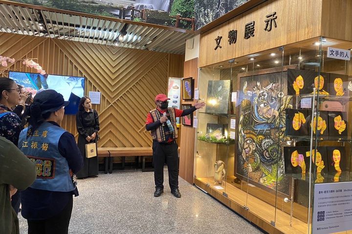 ▲杜寒菘是屏東縣霧台鄉好茶部落魯凱族人，創作能量皆源自於山林、祖靈、部落與族人的情感。　圖：茂林國家風景區管理處／提供