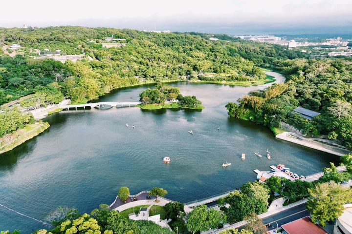 新竹市青草湖天鵝船和SUP活動都相當受歡迎。　圖：新竹市政府城市行銷處／提供