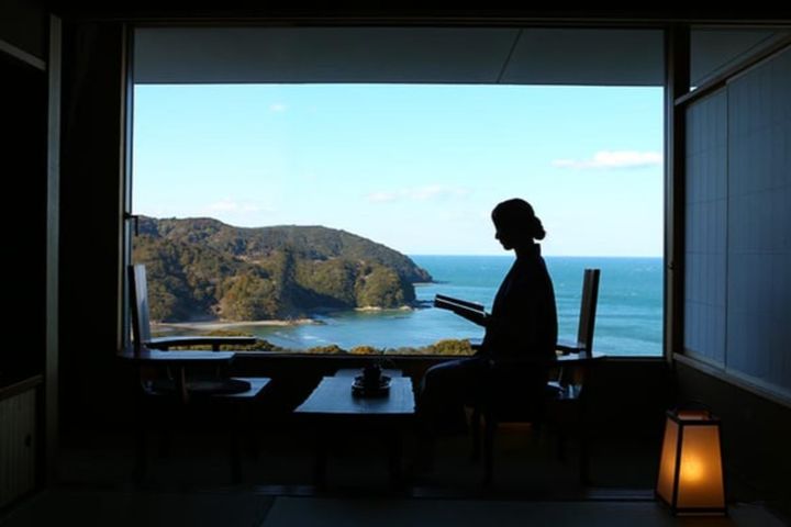 當旅行不再走馬看花，越來越多旅人開始尋找「深層療癒」的文化體驗，圖為「旅莊海之蝶旅館」。　圖：樂天旅遊／提供