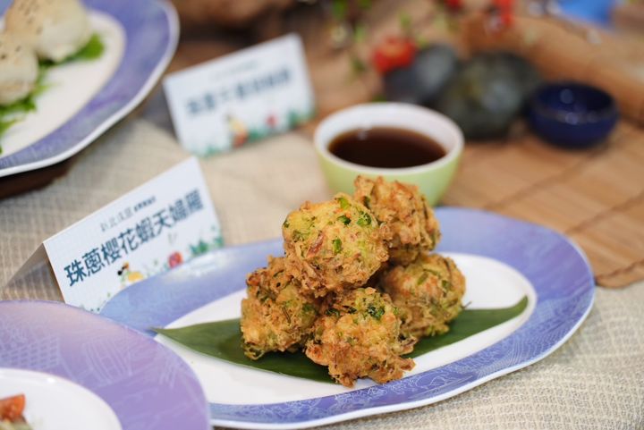 ▲台北凱達大飯店推出期間限定的「蔥蔥食刻」料理。　圖：新北市政府農業局／提供