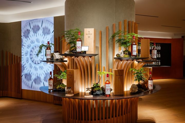 ▲走進中環麥卡倫旗艦體驗店，與父母一同品味頂級威士忌，打卡紀錄這場講究品味的孝親旅程。【禁止酒駕；飲酒過量，害人害己。】　圖：香港旅遊發展局／提供