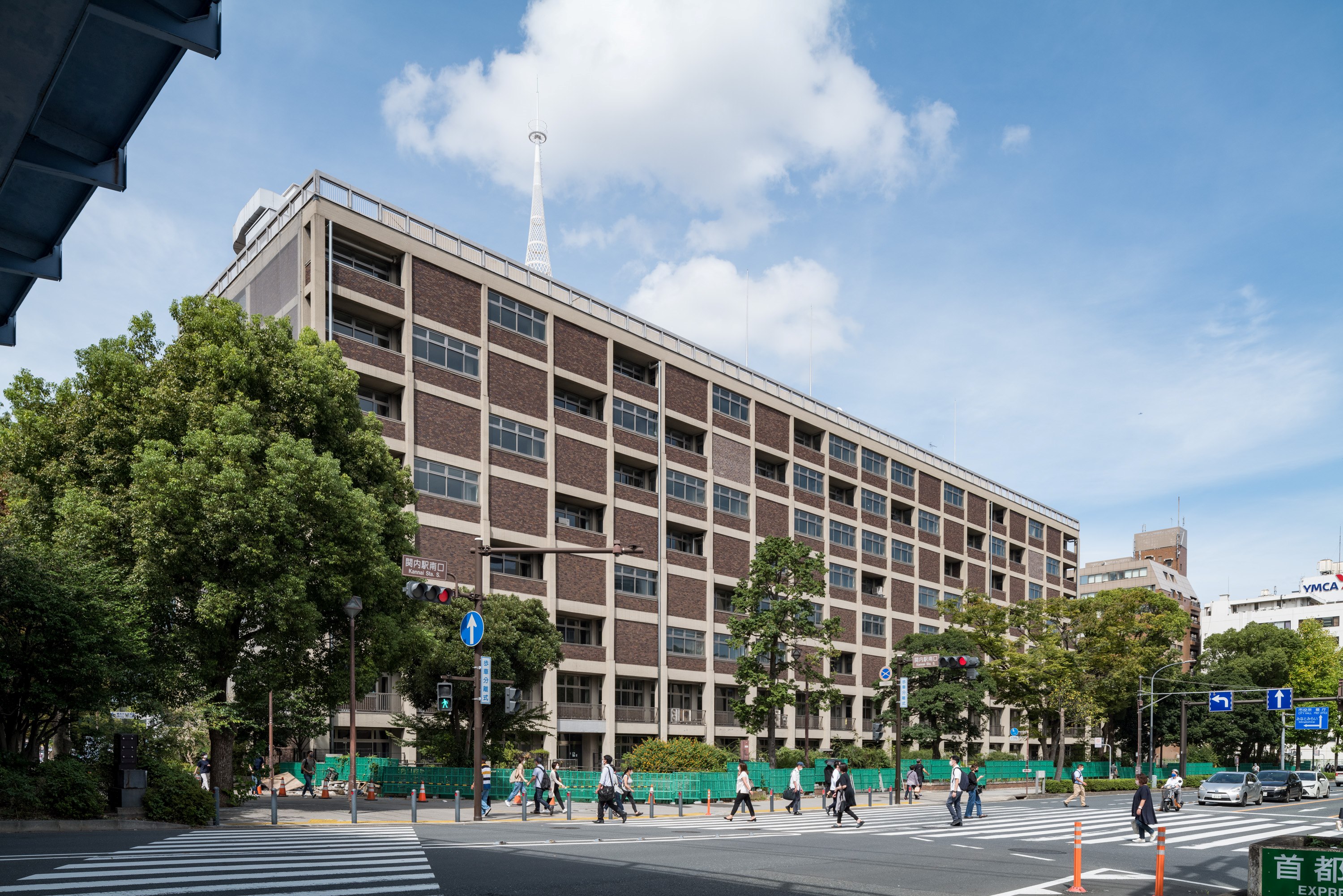 ▲1959年落成的橫濱市舊市廳舎行政棟是由昭和時期代表日本現代建築的建築師「村野藤吾」所設計。　圖：星野集團／提供