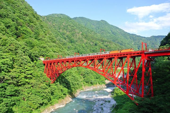 黑部峽谷鐵道美景。　圖：黑部峽谷鐵道株式會社／提供
