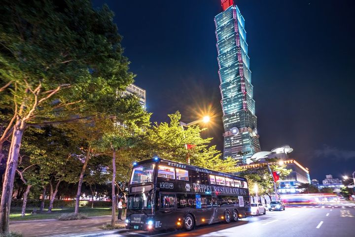 登上地標建築台北101。　圖：臺北市政府觀光傳播局／提供
