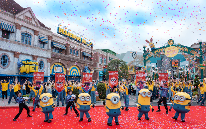 ▲「小小兵樂園」8 週年紀念粉絲活動，300位粉絲齊聚現場同樂。　圖：MINIONS TM & © 2025 Universal Studios. 日本環球影城／提供 