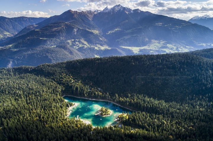 ▲閃爍著綠松石色波光的考馬湖。　圖：Flims Laax Falera–Gaudenz Danuser／來源