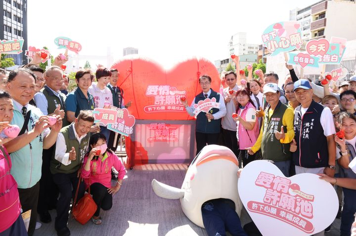 ▲河樂廣場的「愛情許願池」浪漫登場。　圖：台南市政府／提供