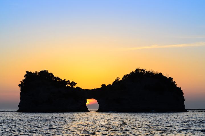 ▲南紀白濱圓月島之美，入選「日本夕陽百選」絕景。　圖：shutterstock／來源