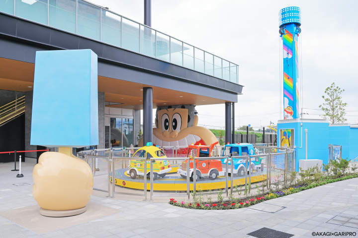 「嘎哩嘎哩君冰棒樂園」能買到各種周邊商品。　圖：向日遊顧問有限公司／提供