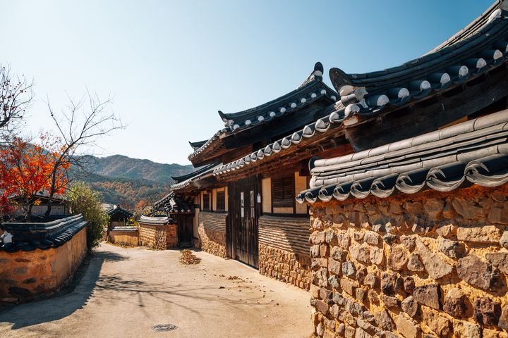 ▲安東市河回村保留韓國傳統村落樣貌，展現當地獨特建築文化。　圖：shutterstock／來源