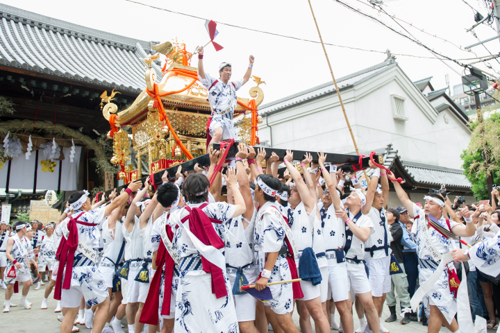 天滿宮周邊神轎繞境活動「陸渡御」。　圖：©Osaka Convention & Tourism Bureau／提供