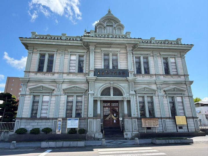 ▲青森銀行紀念館設計師與太宰治故居「斜陽館」皆出自建築師堀江佐吉。　圖：向日遊／提供