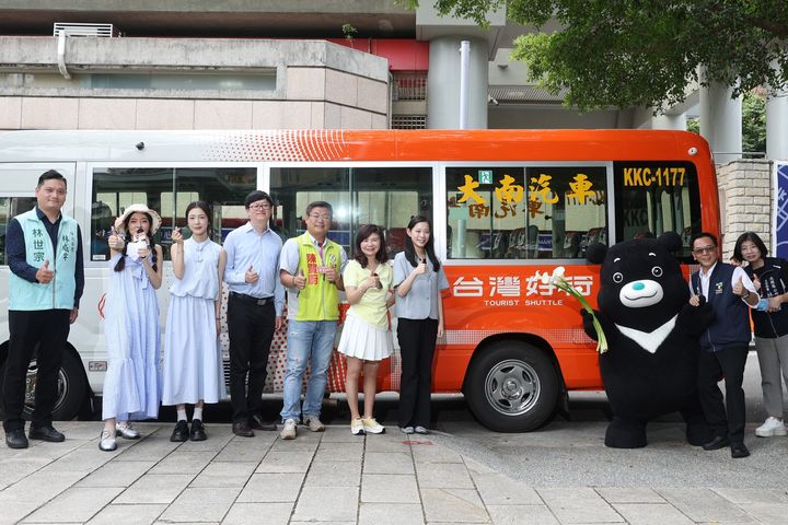 ▲台灣好行「北投－竹子湖線」新車造型亮相。　圖：台北市政府觀光傳播局／提供