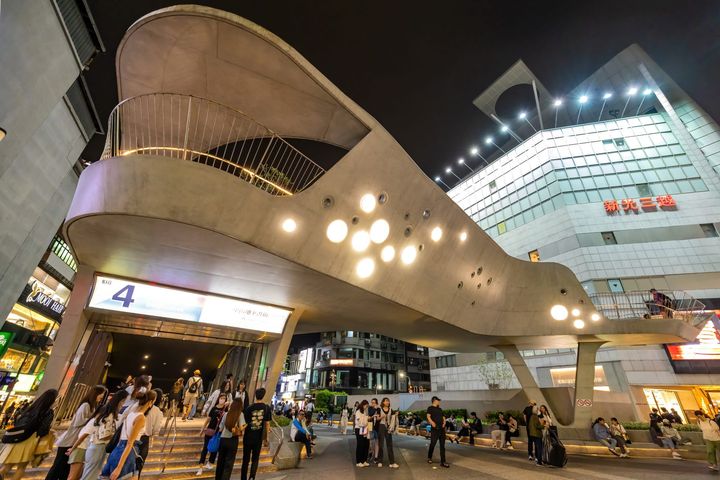 ▲鄰近捷運中山站的心中山商圈，服飾店、咖啡廳及各式風格小店林立，更曾獲2023年英國知名文化刊物《Time Out》選入「全球最酷的40個街區」之列。　圖：／提供