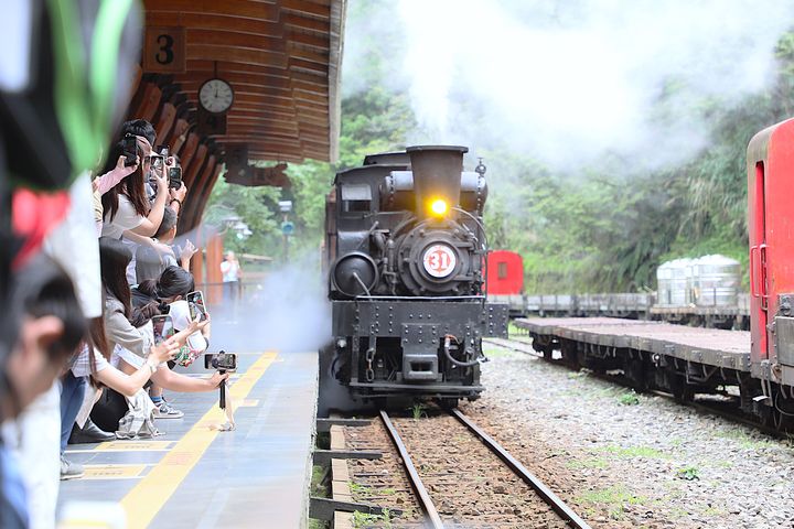 搭蒸汽火車遊阿里山14條路線，熱賣中。　圖：嘉義縣文化觀光局／提供