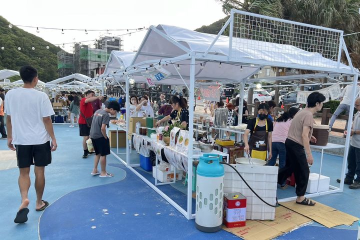 「微光馬祖」透過音樂會、市集活動，讓旅客在夏日的海風與音樂中。　圖：馬祖國家風景區管理處／提供