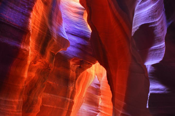 羚羊峽谷神秘洞穴，光影變換萬千。　圖：世邦旅遊／提供 