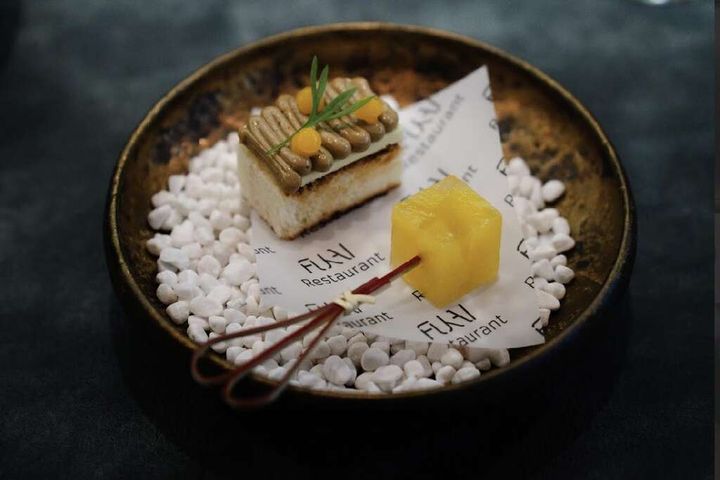甜點「放縱」結合台南特產水果與南洋風味。　圖：FUKAI／提供