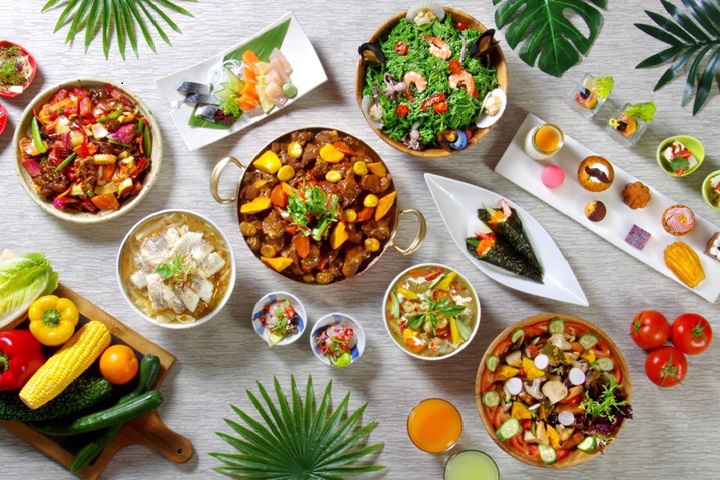 饗聚廚房多國料理自助餐券5張3900元，50道中西料理任你選，平日午晚餐或假日下午茶皆可使用！　圖：天成飯店集團／提供