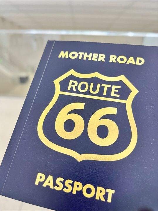 ▲「66公路紀念護照」每兩年會更新一版。　圖：美國國家旅遊局／提供