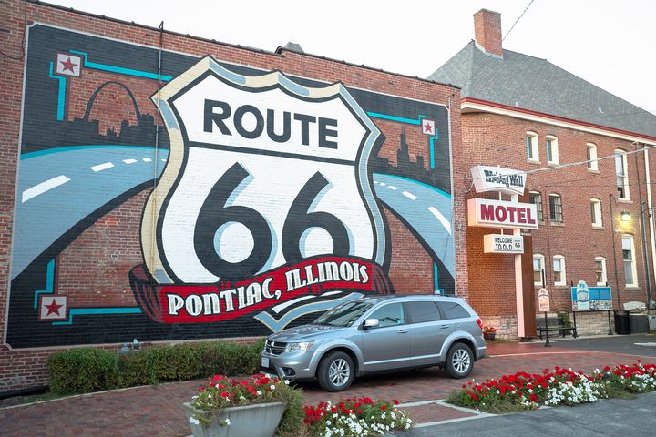 伊利諾州「66公路」小鎮龐蒂亞克 Pontiac 巨幅壁畫。　圖：美國國家旅遊局／提供