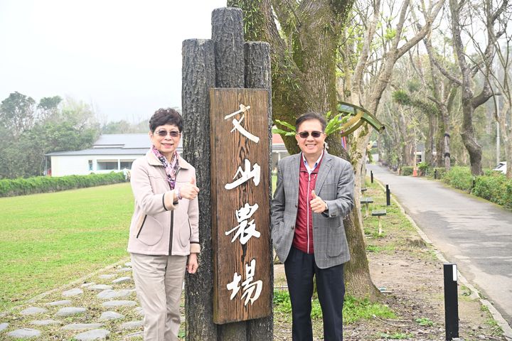 ▲（左起）台灣旅遊交流協會執行委員會主委賴瑟珍、新北市農會總幹事楊棟樑。　記者-王政／攝