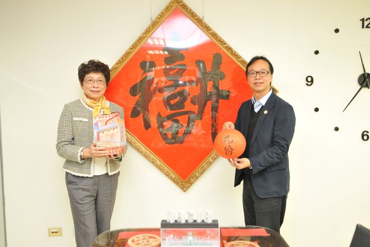 ▲（左起）台灣旅遊交流協會執行委員會主委賴瑟珍、新北市觀光旅遊局局長楊宗珉。　記者-王政／攝