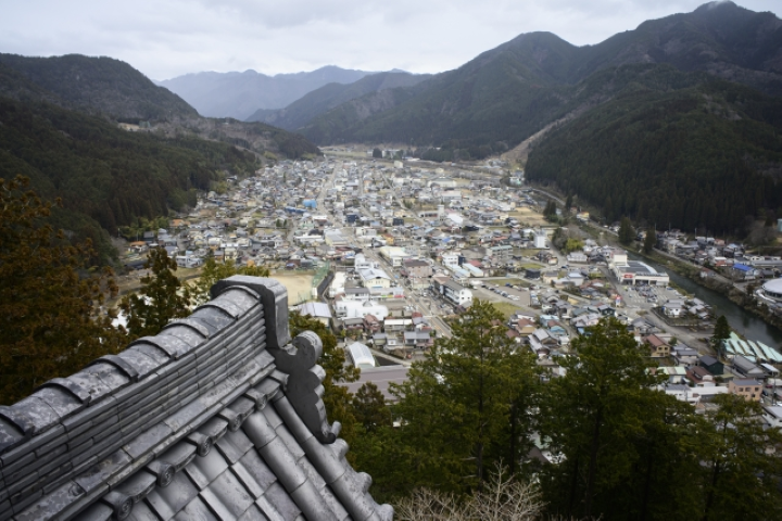 從郡上八幡城天守閣可以眺望整片山景。　圖：Photo AC／來源