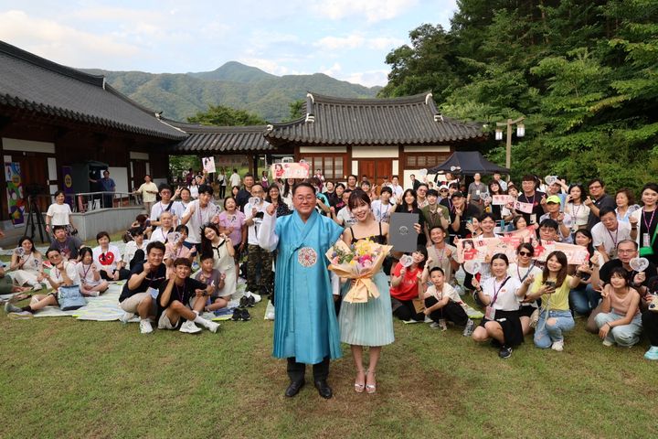 全北特別自治道還特別頒授李多慧「全北觀光宣傳大使」頭銜。　圖：韓國觀光公社／提供 
