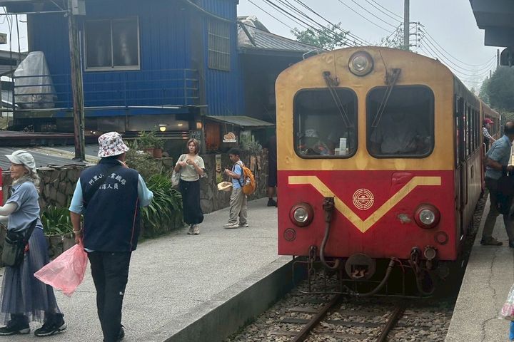 ▲「台灣觀光100亮點」奮起湖車站走讀歷史人文。　圖：阿里山賓館／提供
