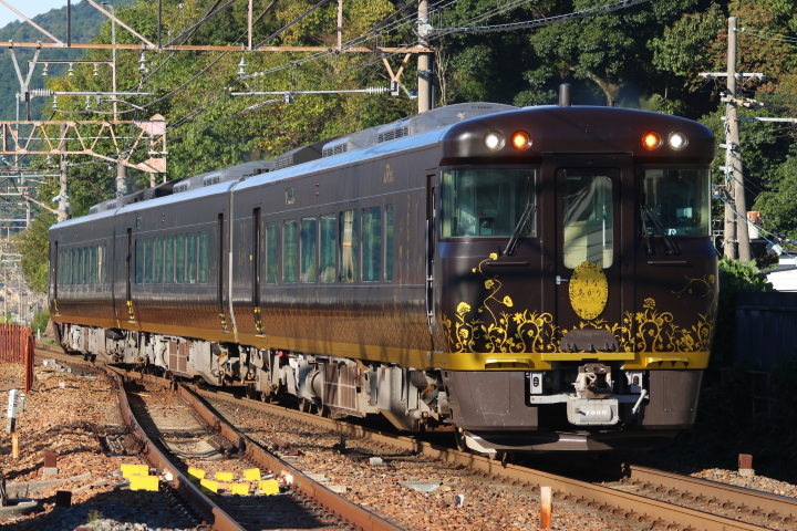 豪華觀光列車「Hana Akari」。　圖：Photo AC／來源