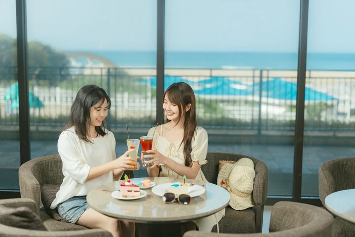 ▲至飯店餐飲消費滿2000元，就有機會抽中套房住宿券。　圖：福容大飯店福隆／提供