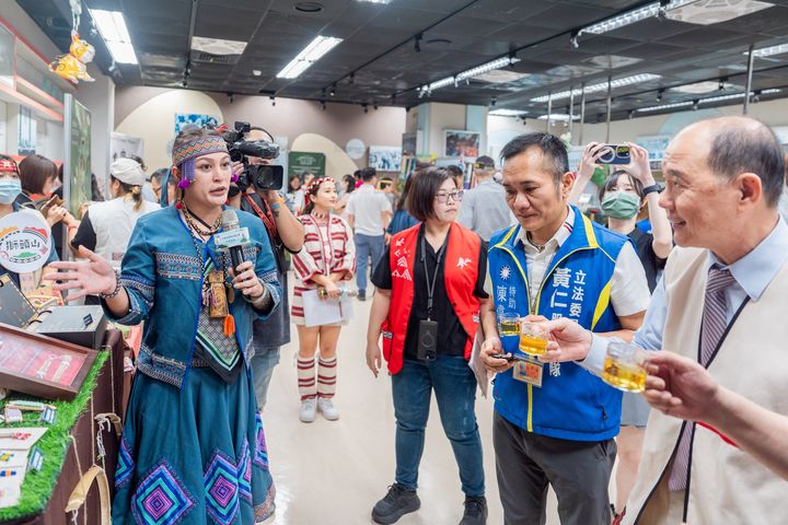 ▲記者會現場由部落職人介紹原民工藝特色。　圖：參山國家風景區管理處／提供