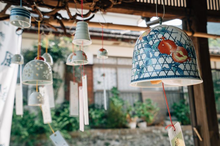 ▲在清脆悅耳的風鈴聲中體驗有田燒之美。　圖：太平洋旅行社／提供