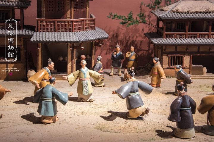 ▲臨淄足球博物館展示自古代蹴鞠到現代足球的2400多年發展歷程。　圖：海峽兩岸旅遊交流協會／來源