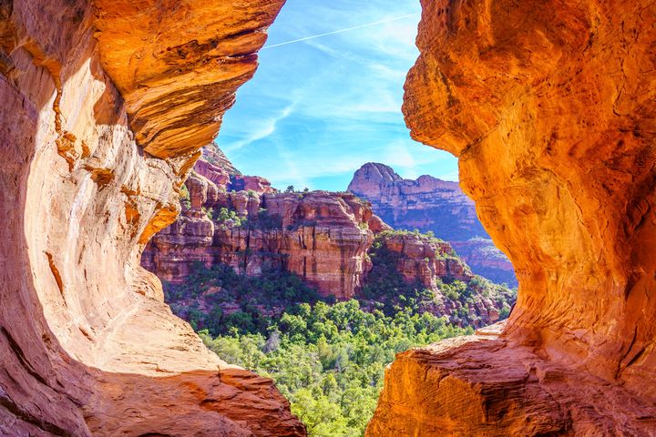 ▲聖多納的紅色岩層在陽光照耀下散發著溫暖色調。　圖：shutterstock／來源