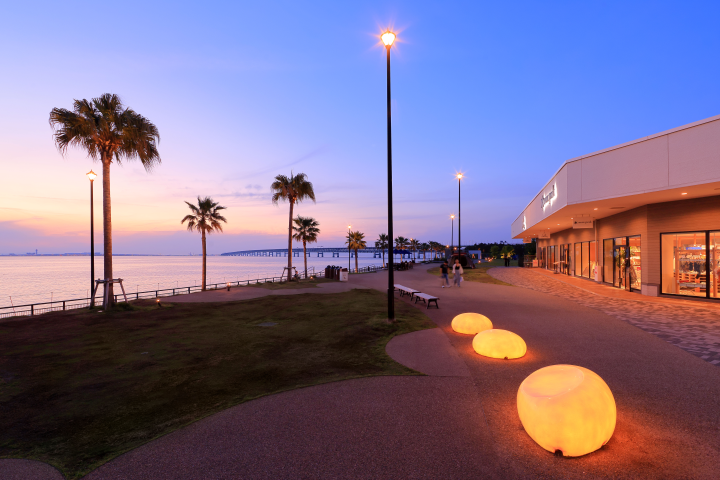  ▲夜間點燈的臨空PREMIUM OUTLETS®。　圖：向日遊／提供