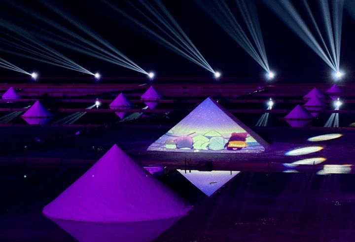 ▲透過光雕藝術讓更多遊客認識雲嘉南的鹽業文化與濱海風情，一起來鹽路去旅行。　圖：雲嘉南濱海國家風景區管理處／提供